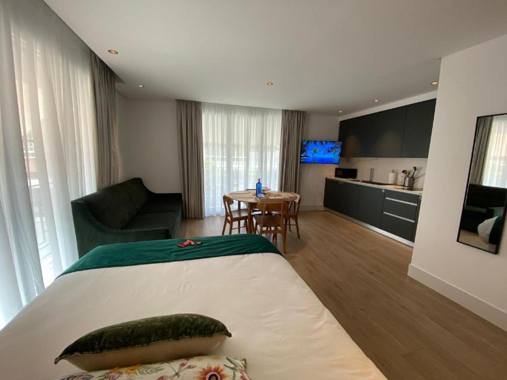 Apartamentos Turisticos La Plaza Chipiona Dış mekan fotoğraf
